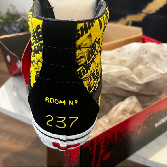 Vans House of Terror x Sk8-Hi 'The
Shining' Men’s Size 10 - Picture 6 of 9